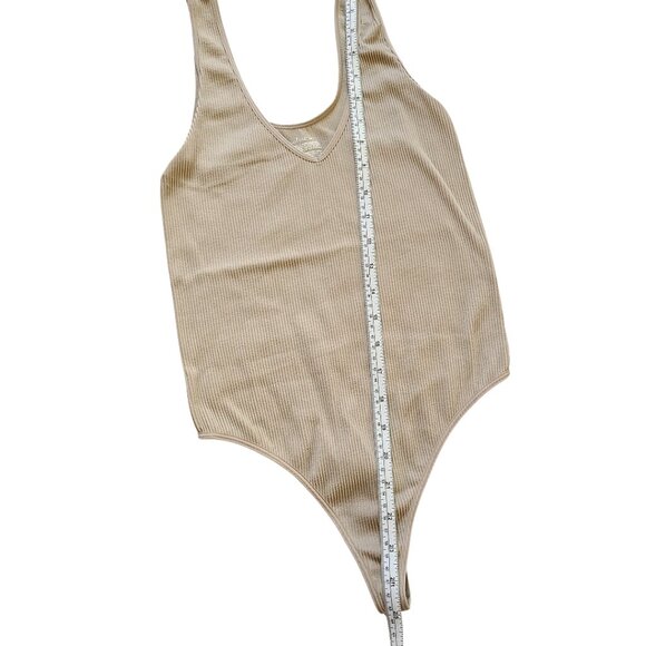 Colsie Women's Seamless Scoop Ribbed Bodysuit Beige Tan Med Basic Layering - Picture 5 of 7
